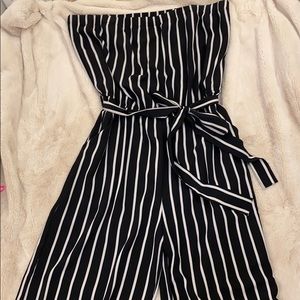 Black 🖤 and White 🤍 striped jumpsuit